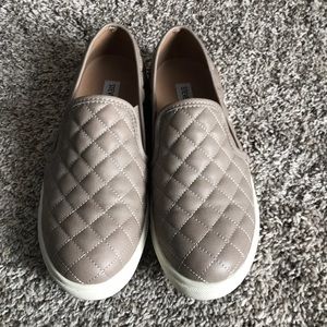 Steve Madden Slip On’s